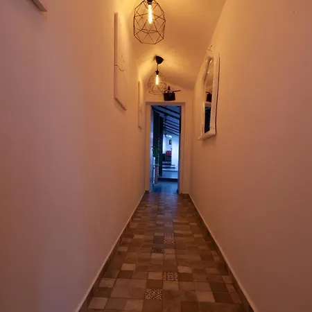 Little Paris Booutique In Old Town Center Appartamento Braşov