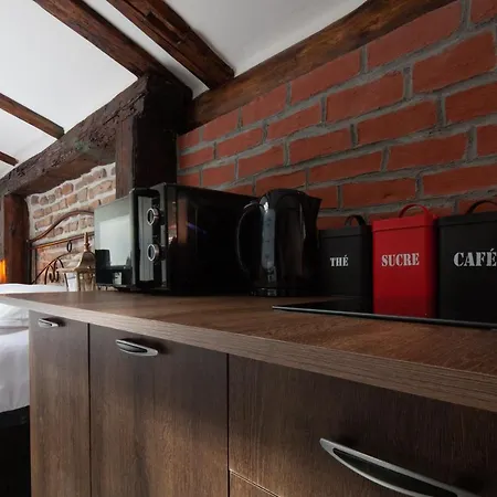 Little Paris Booutique In Old Town Center *