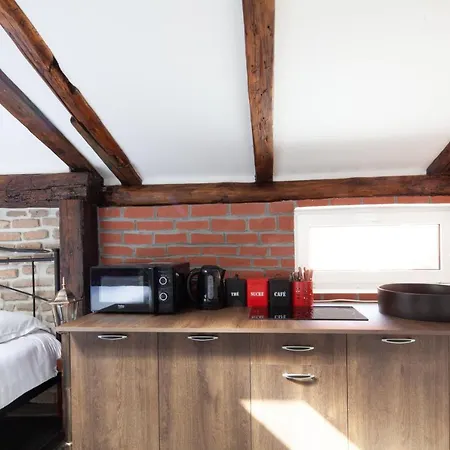 Little Paris Booutique In Old Town Center *