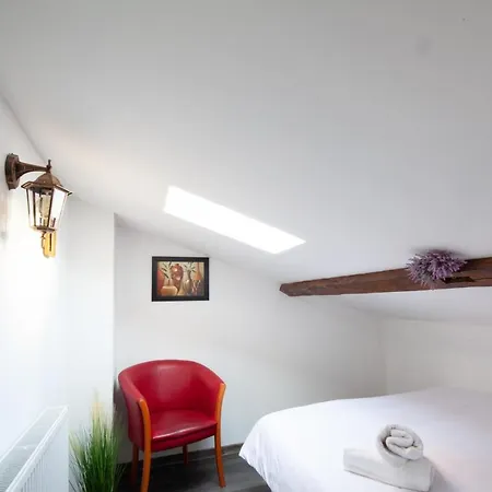 Little Paris Booutique In Old Town Center