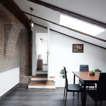 Appartement Little Paris Booutique In Old Town Center Braşov