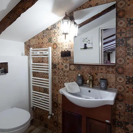 Little Paris Booutique In Old Town Center *