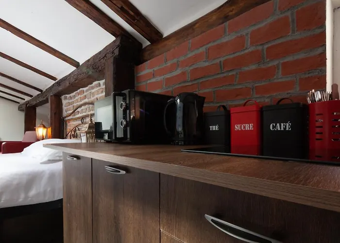 Little Paris Booutique In Old Town Center *