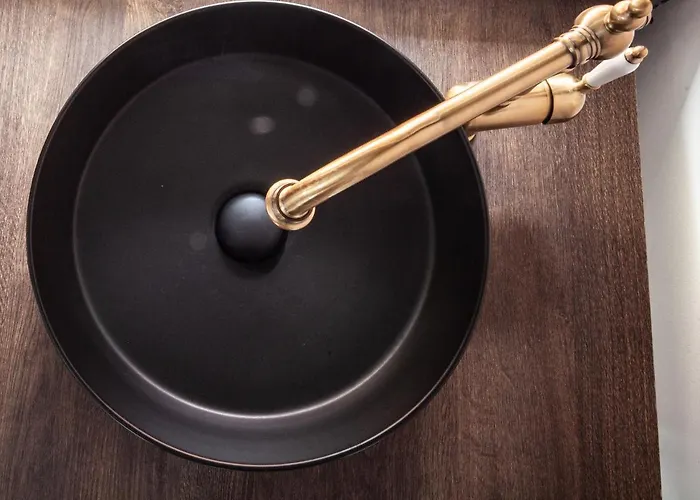 Little Paris Booutique In Old Town Center Brasov