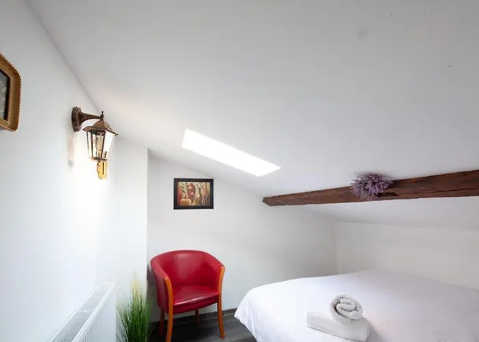 Little Paris Booutique In Old Town Center