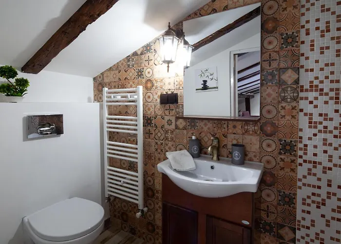 Little Paris Booutique In Old Town Center *